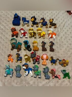 Paw Patrol Action Figures Mixed Lot Of 29